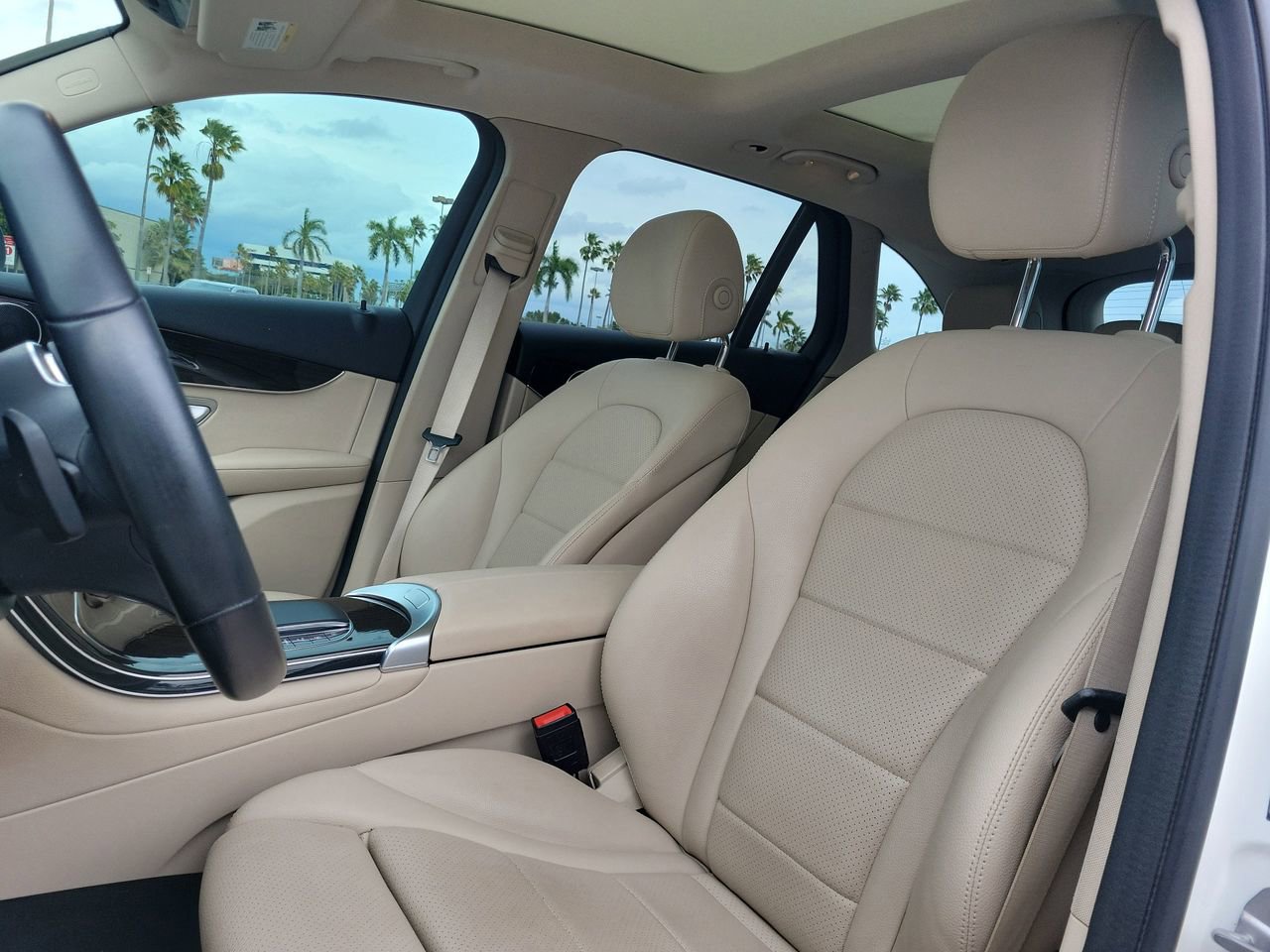 Used 2022 Mercedes-Benz GLC 300 image 21