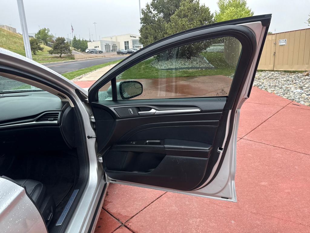 Certified 2017 Ford Fusion SE FWD image 31