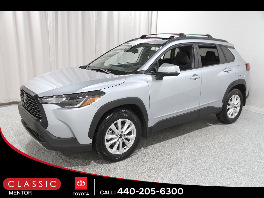 Certified 2023 Toyota Corolla Cross LE w/ Moonroof Package AWD/4WD image 3