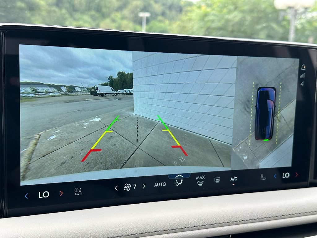 New 2026 Lincoln Aviator Reserve w/ Jet Appearance Package AWD/4WD image 14