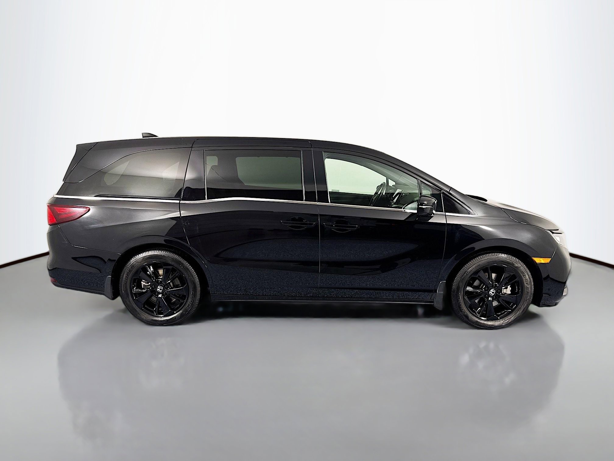 Certified 2023 Honda Odyssey Sport image 4