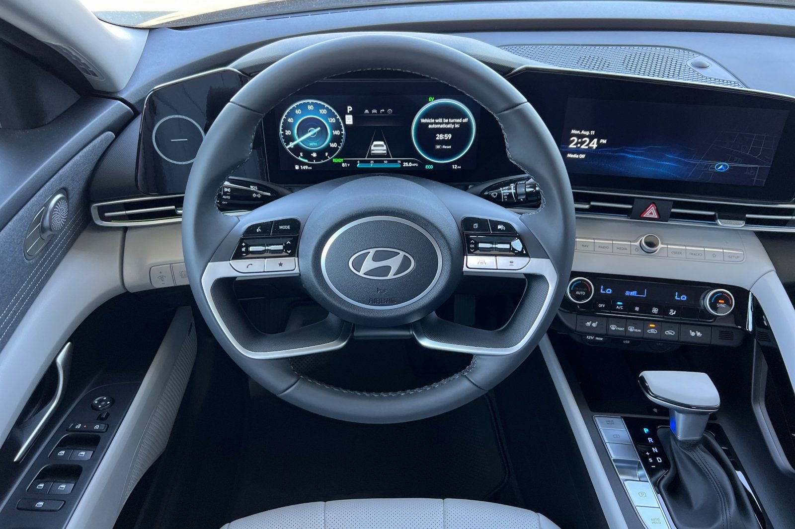 New 2025 Hyundai Elantra Limited image 12