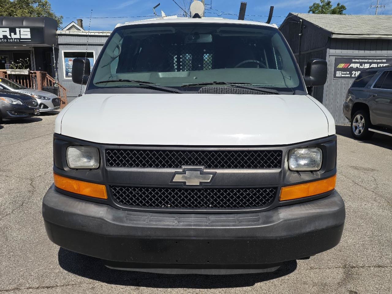 Used 2013 Chevrolet Express 2500 RWD image 2