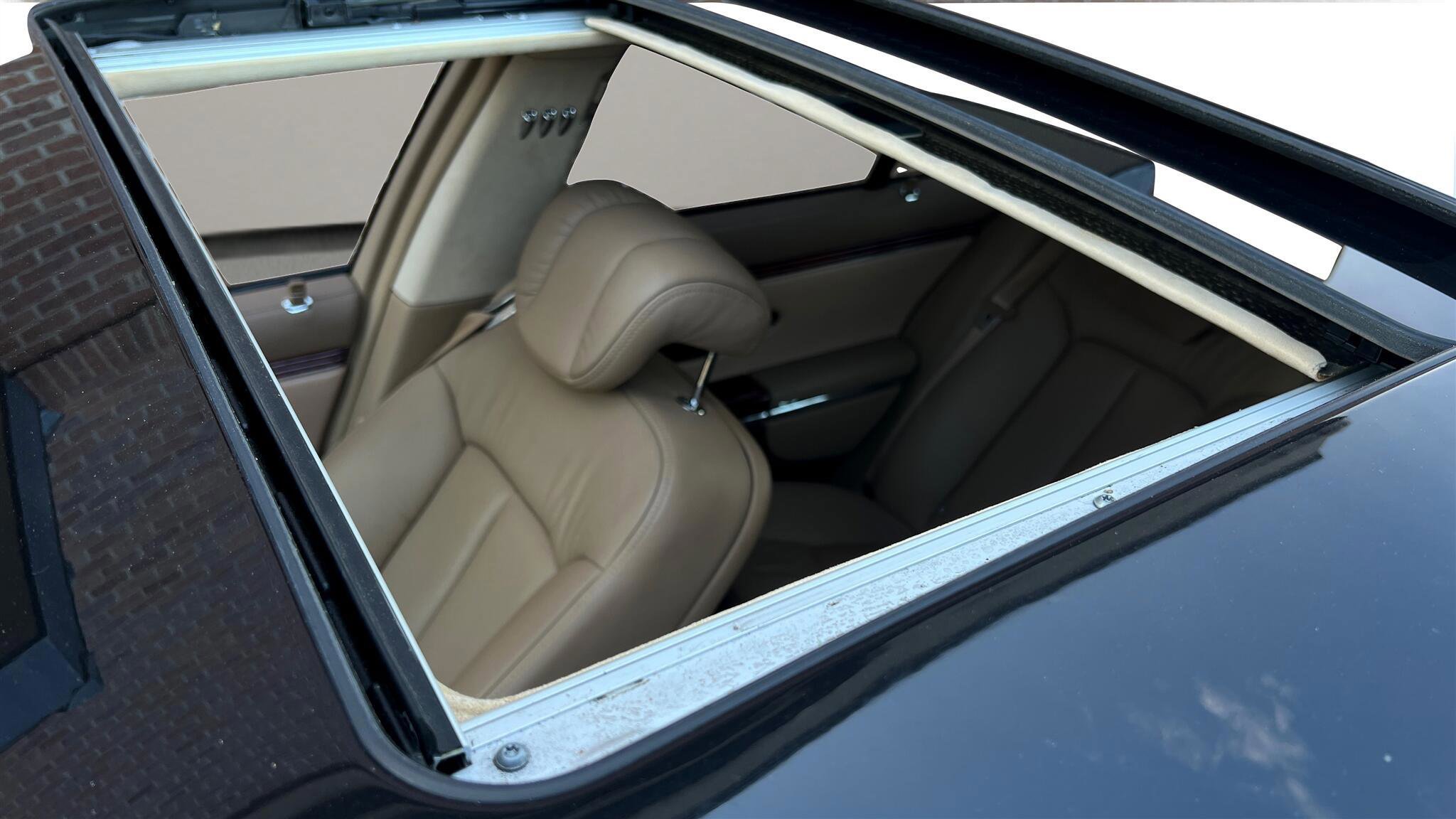 Used 2004 Maybach 57 image 27