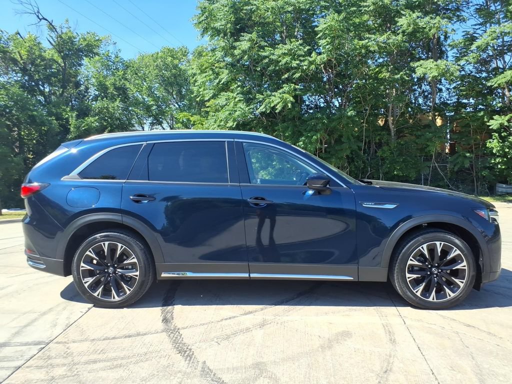 Used 2024 MAZDA CX-90 Plug-In Hybrid w/ Premium Pkg AWD/4WD image 2