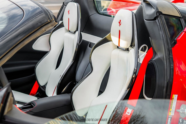 Used 2025 Ferrari SF90 Spider image 33