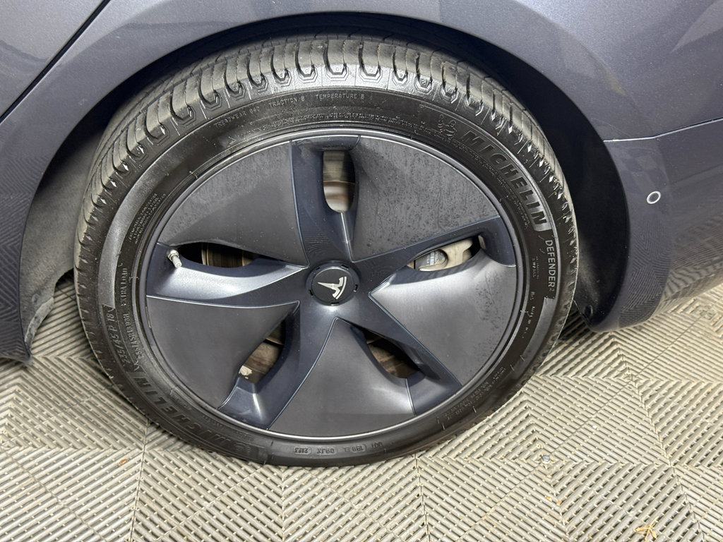 Used 2018 Tesla Model 3 Long Range image 5