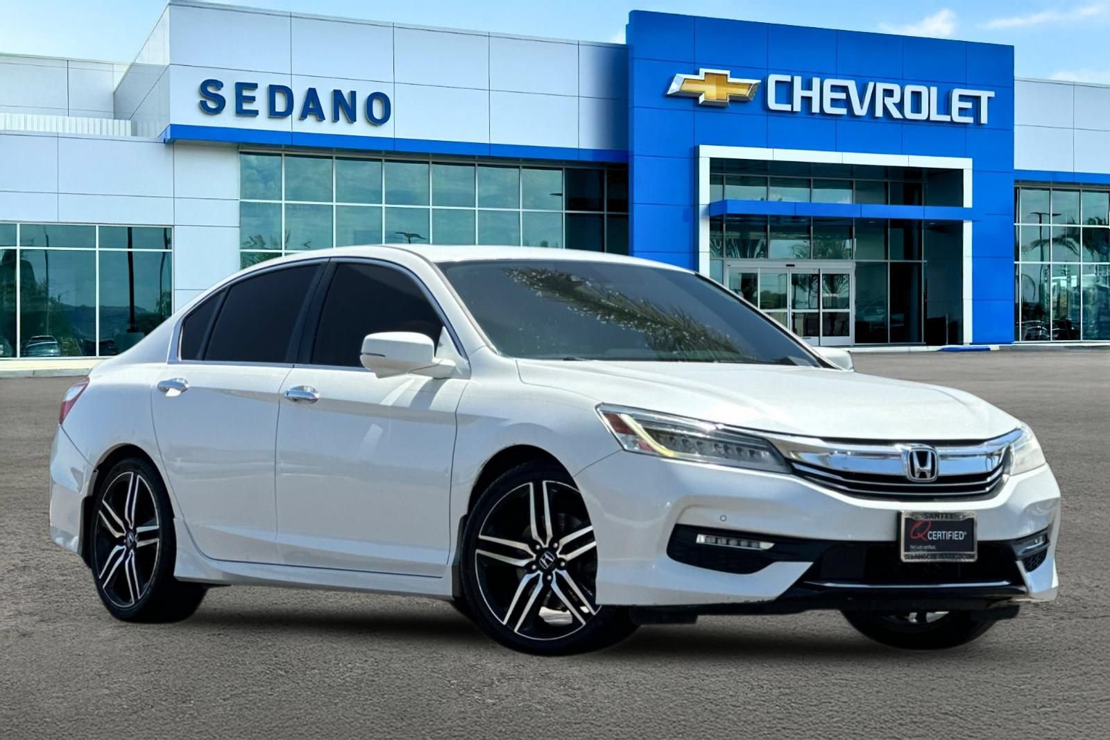 Used 2016 Honda Accord Touring image 2