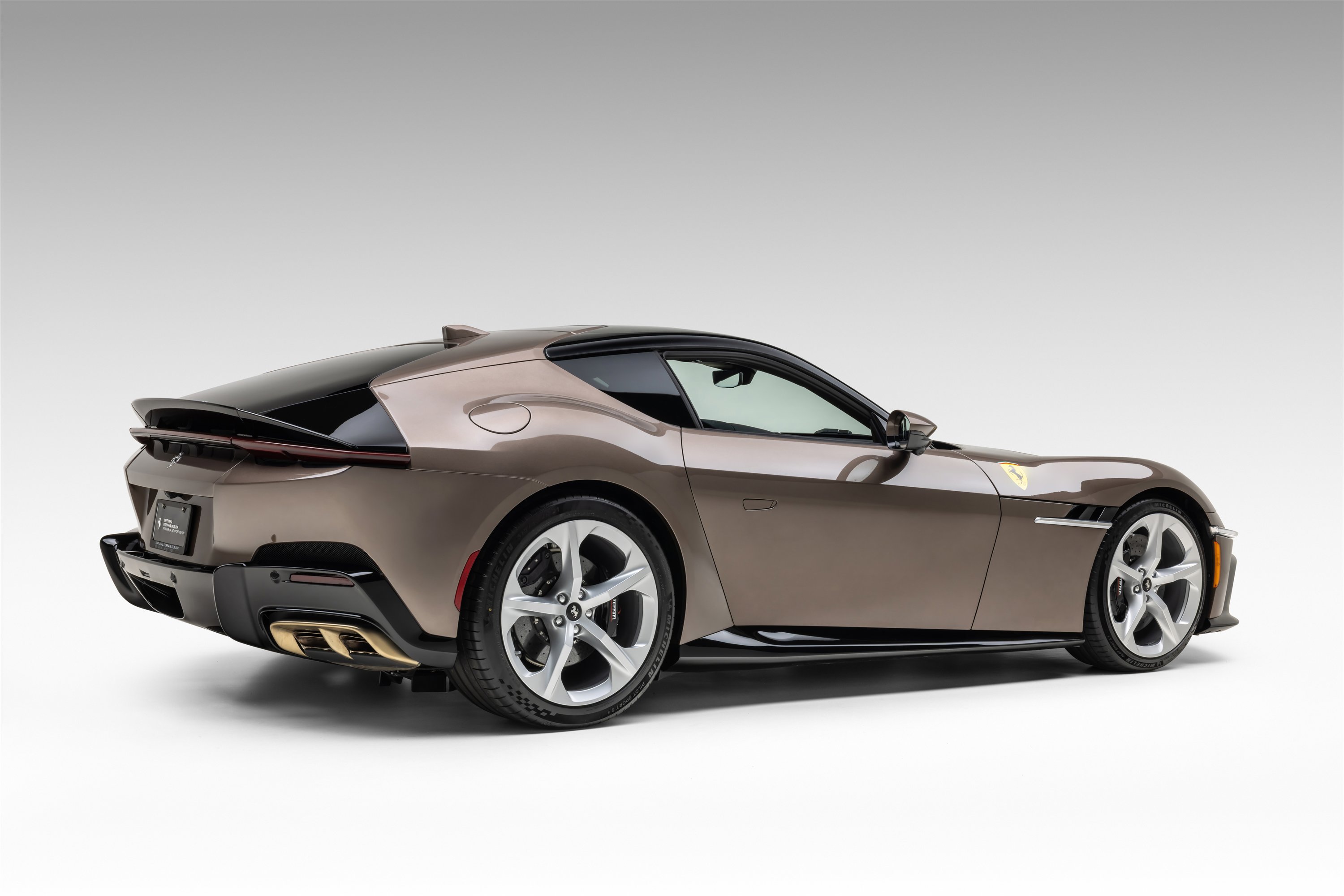 Certified 2025 Ferrari 12Cilindri image 14