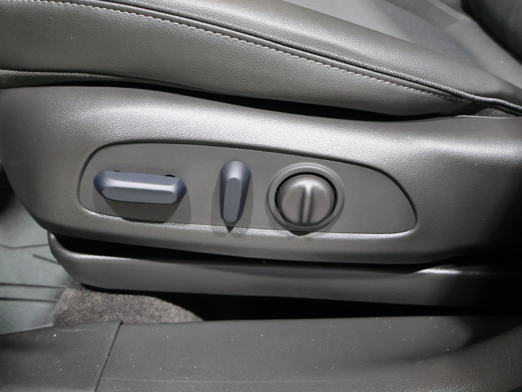 Used 2023 Buick Encore GX Preferred w/ Cold Weather Comfort Package AWD/4WD image 10