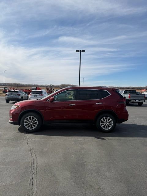Used 2018 Nissan Rogue SV image 5