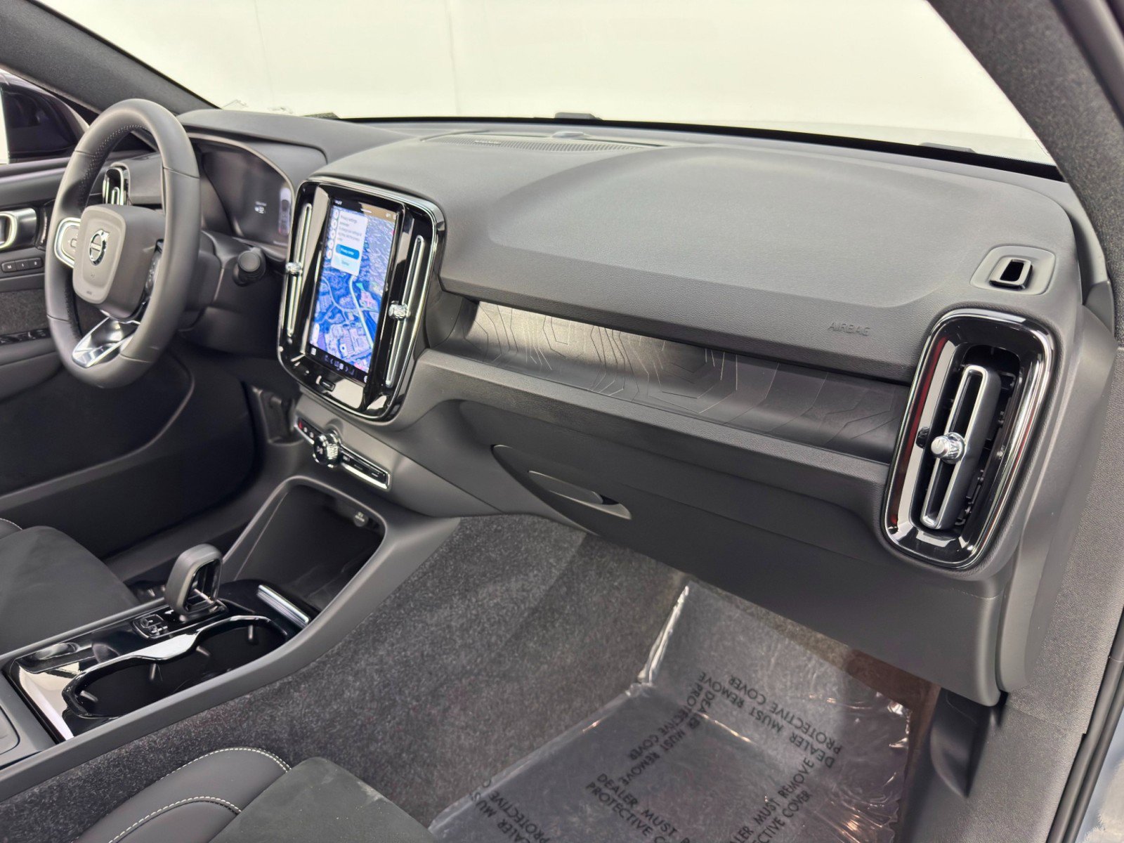 Used 2023 Volvo C40 P8 Recharge Ultimate image 14