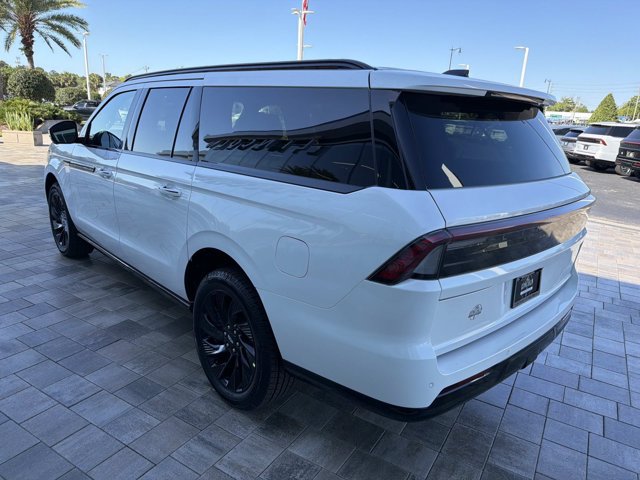 New 2026 Lincoln Navigator L Reserve w/ Jet Appearance Package AWD/4WD image 4