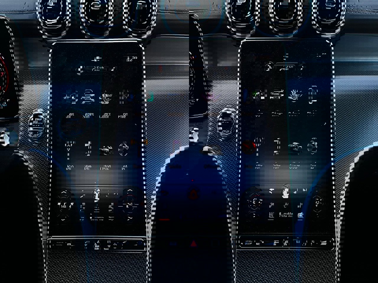 Used 2024 Mercedes-Benz GLC 300 4MATIC image 27