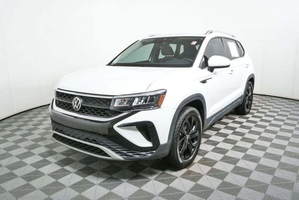 Certified 2022 Volkswagen Taos SE FWD image 29