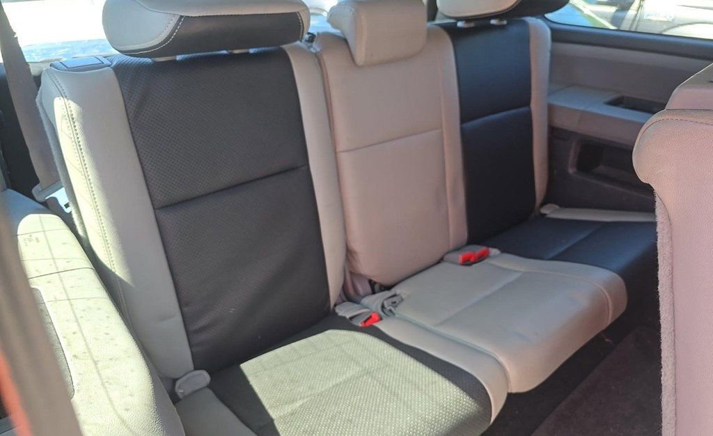 Used 2015 Toyota Sequoia SR5 AWD/4WD image 12