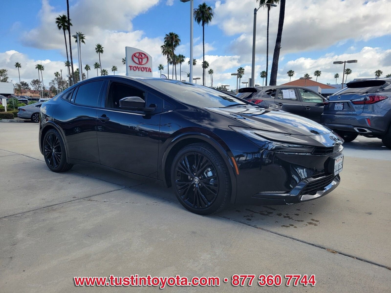 Used 2026 Toyota Prius Plug-In Hybrid FWD image 2