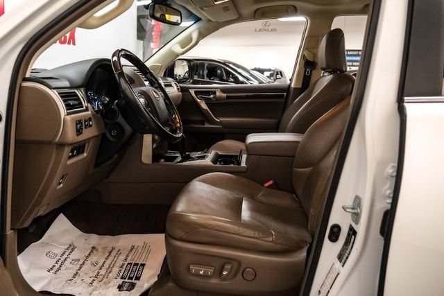 Used 2018 Lexus GX 460 Premium w/ Premium Package AWD/4WD image 3