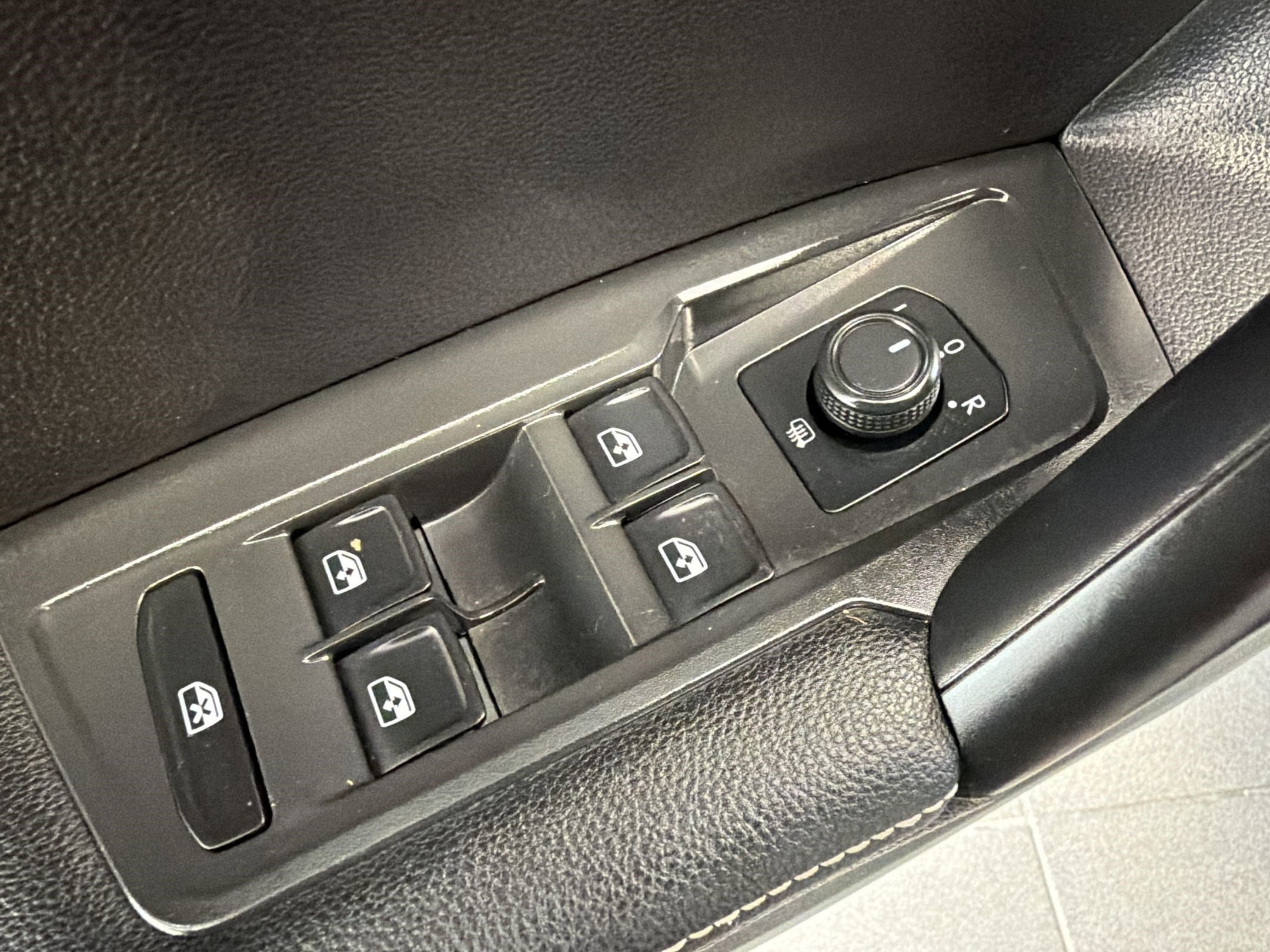 Used 2022 Volkswagen Tiguan S image 13