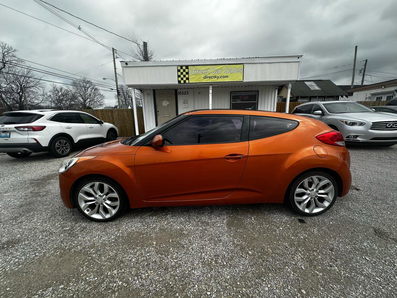 Used 2012 Hyundai Veloster w/ Style Pkg image 3