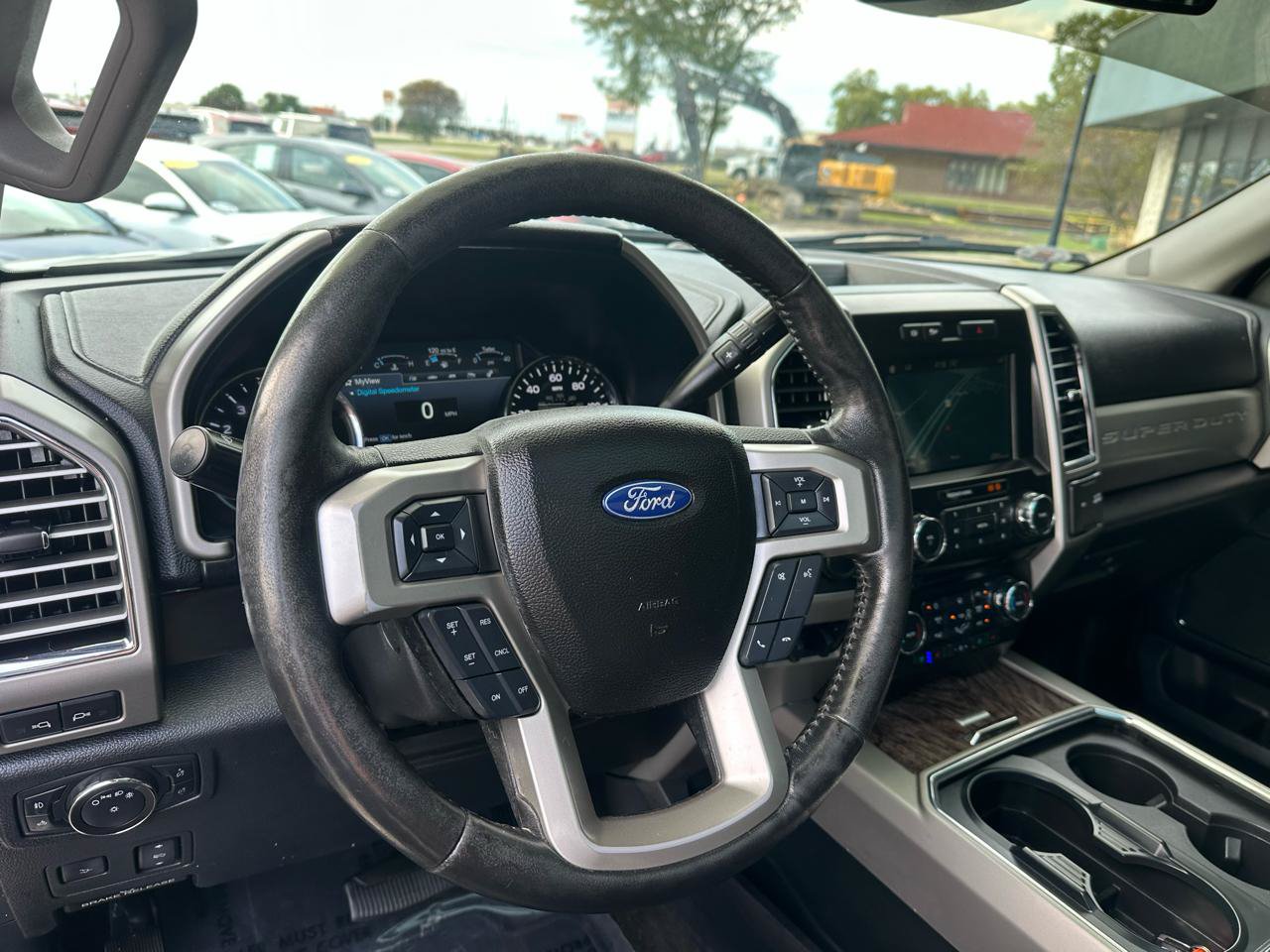 Used 2018 Ford F350 4x4 Crew Cab Super Duty image 3
