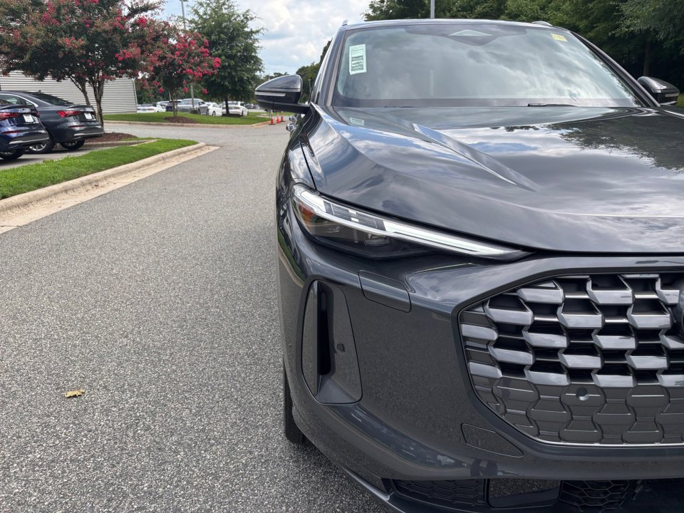 New 2025 Audi Q5 Premium Plus image 24