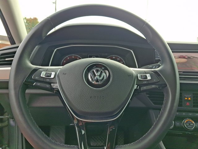 Used 2019 Volkswagen Jetta SE w/ Cold Weather Package FWD image 25