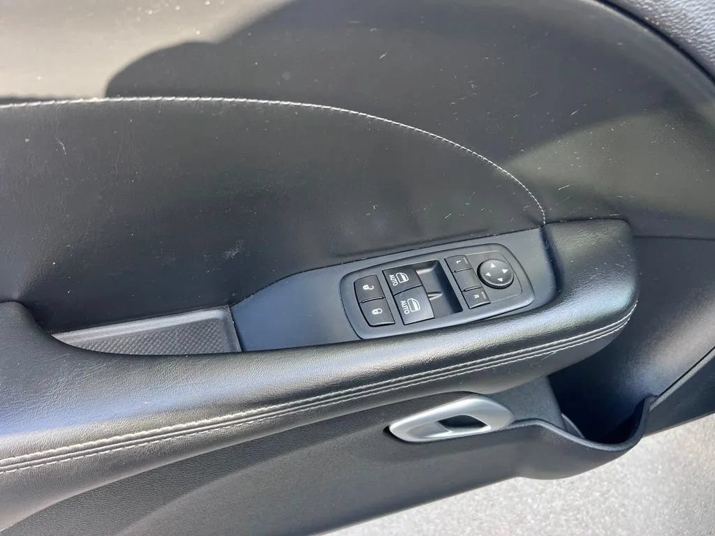 Used 2016 Dodge Challenger R/T Scat Pack RWD image 17