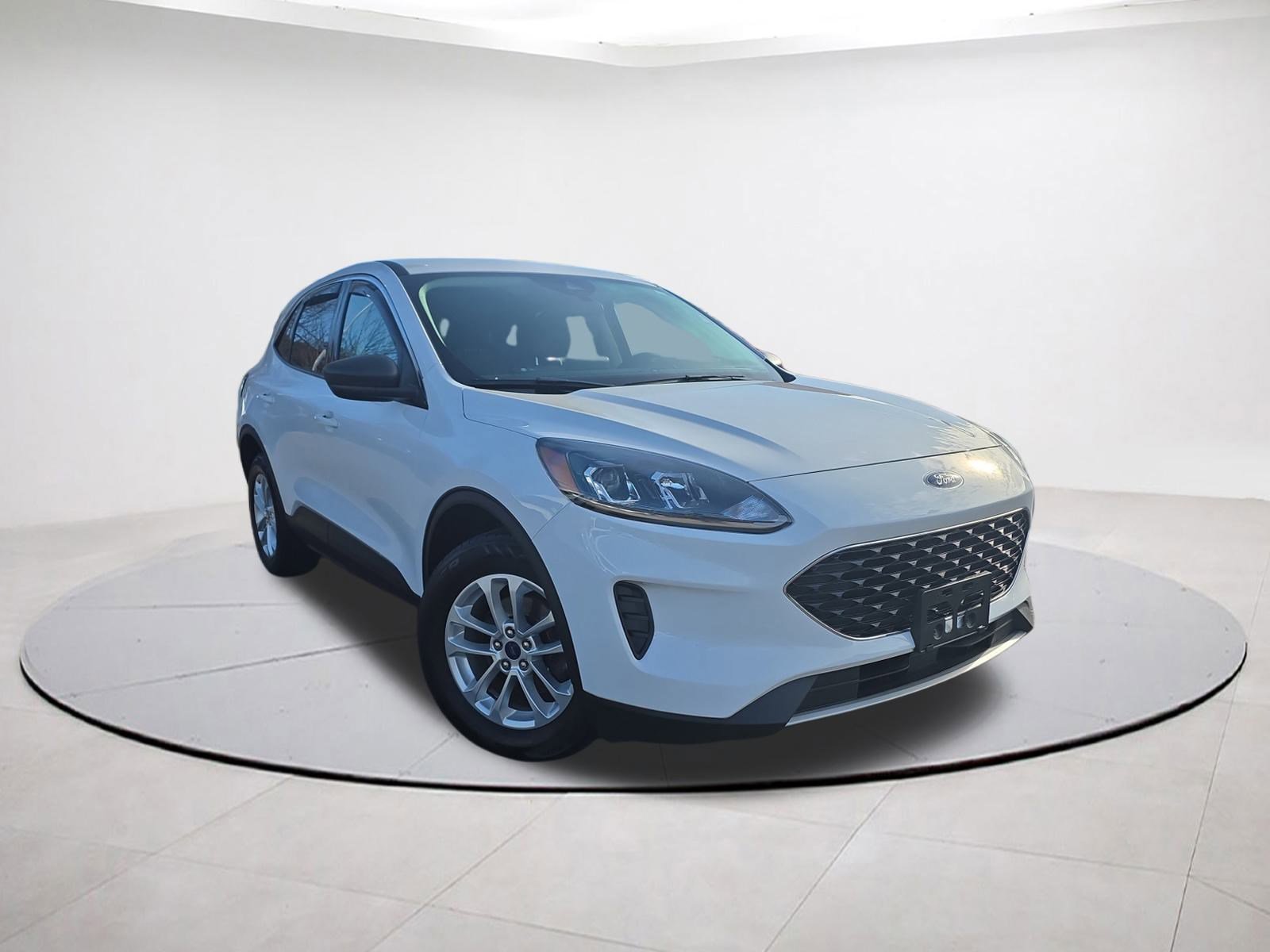 Certified 2022 Ford Escape SE w/ Cold Weather Package image 1