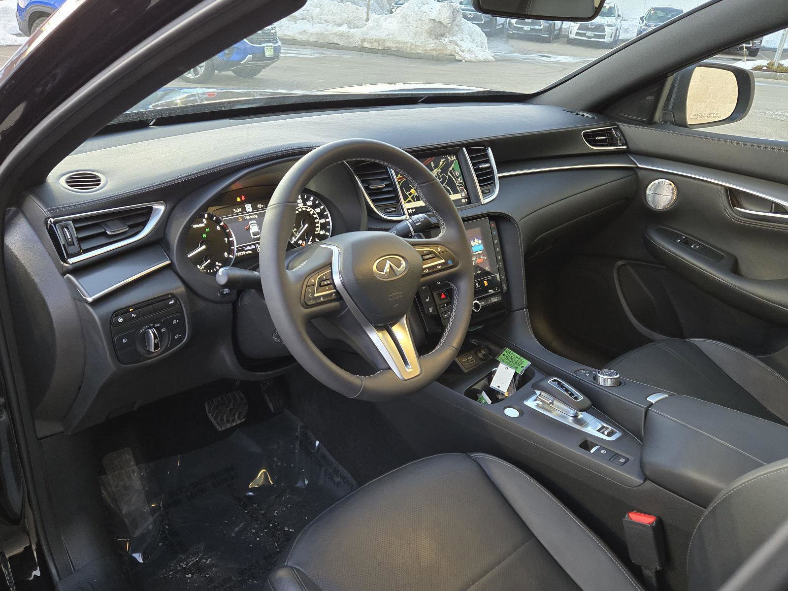 Certified 2025 INFINITI QX55 Essential image 4