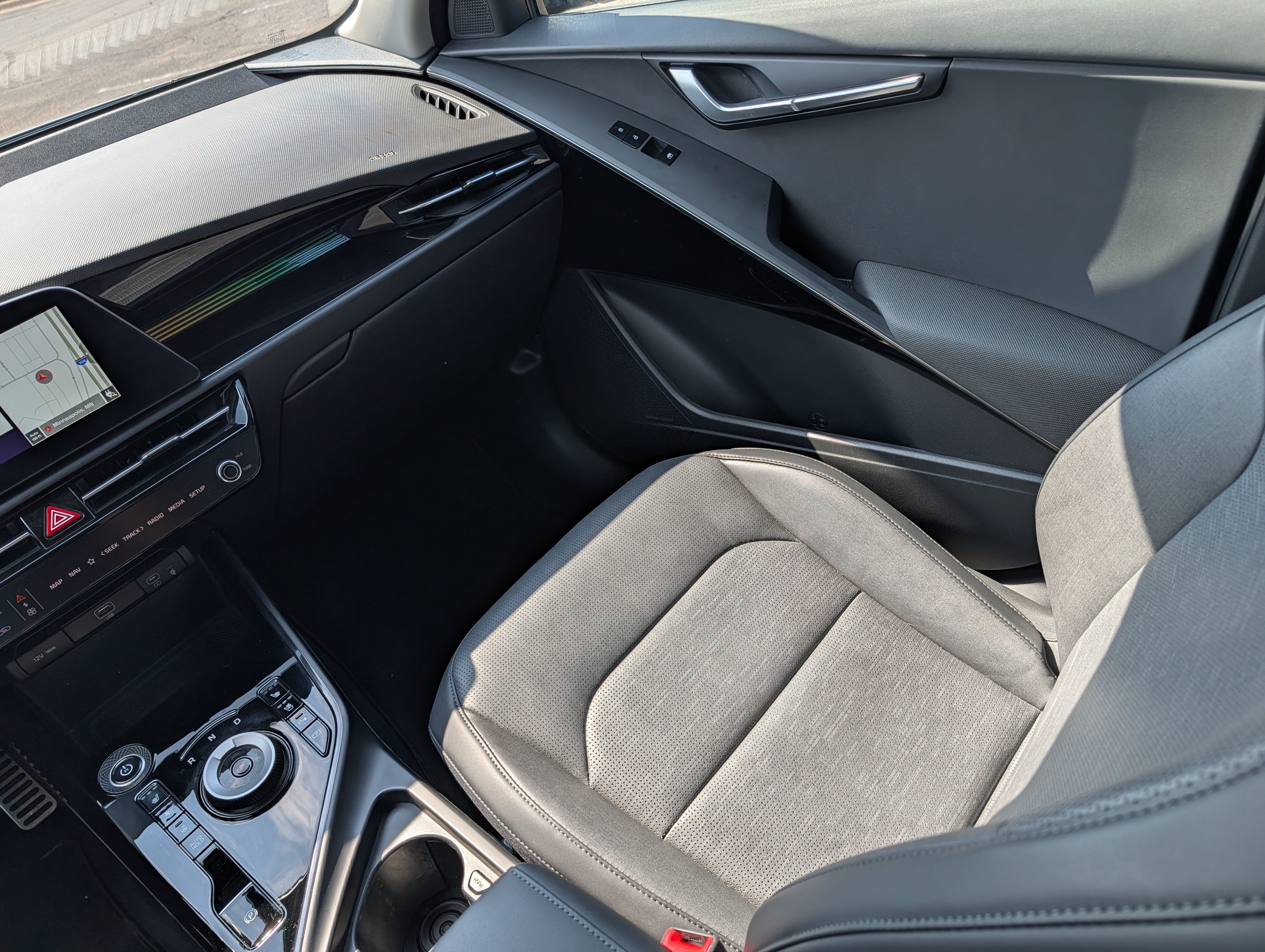 Certified 2024 Kia Niro Wave w/ Wave Preserve Package FWD image 15