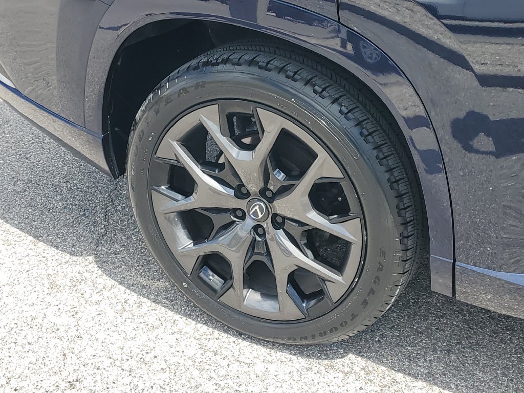Used 2025 Lexus TX 500h AWD w/ Technology Package image 10