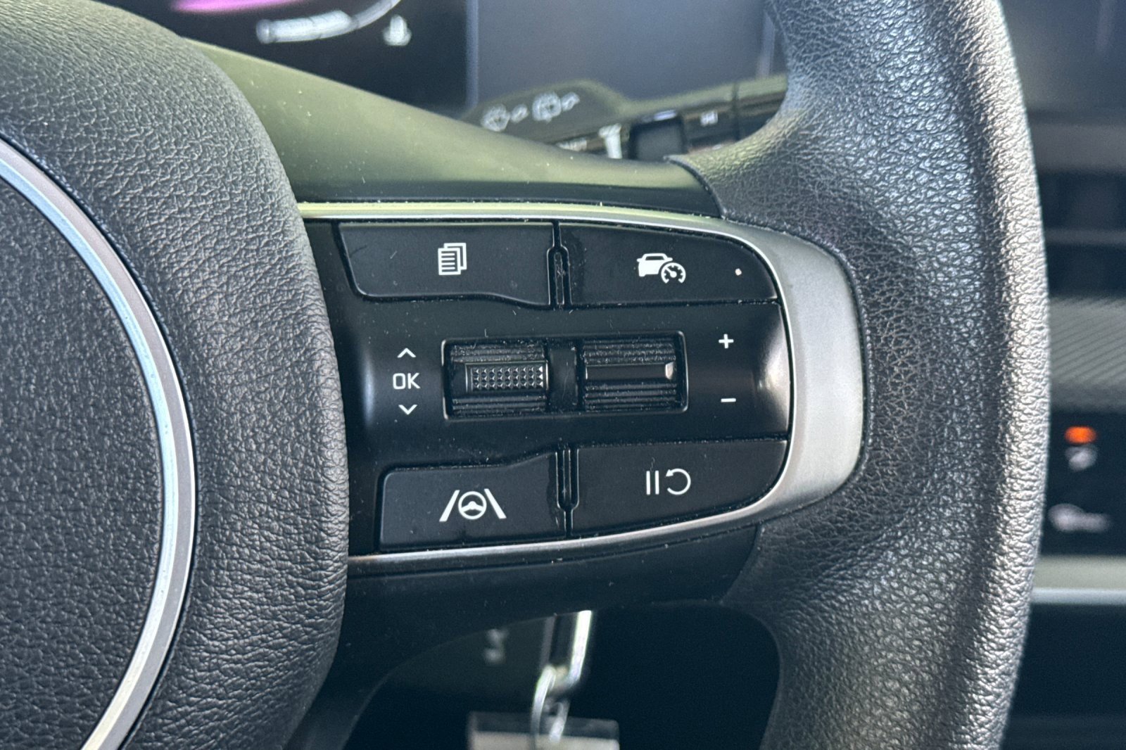 Used 2024 Kia Sportage LX image 36