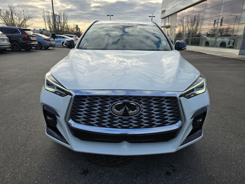 Used 2024 INFINITI QX55 Luxe image 2