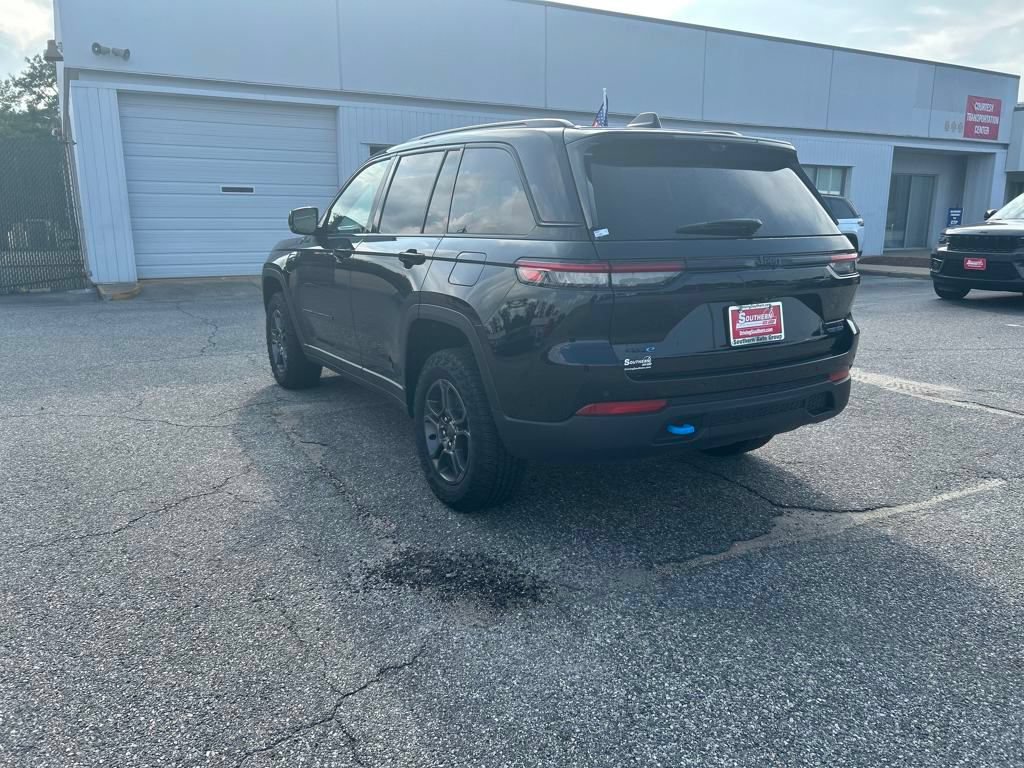 New 2024 Jeep Grand Cherokee Trailhawk w/ Luxury Tech Group III AWD/4WD image 4
