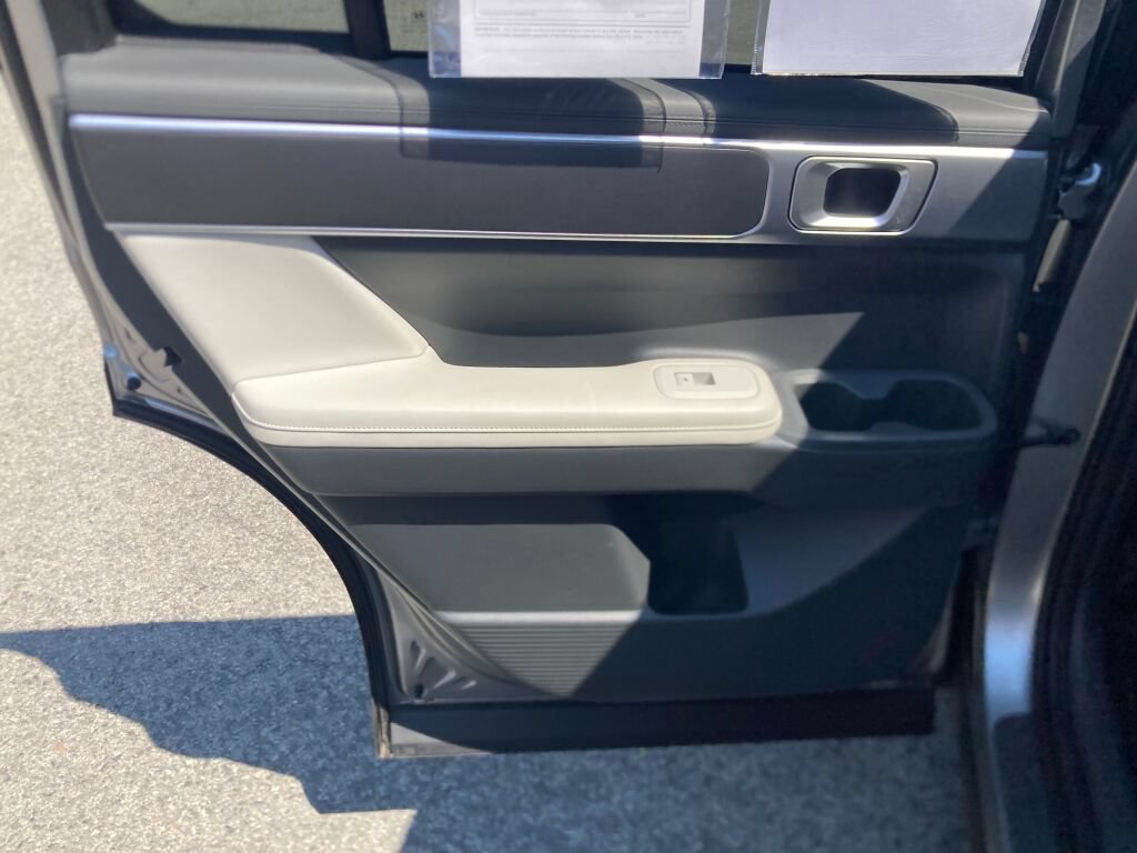 Used 2024 Hyundai Santa Fe SEL FWD image 16