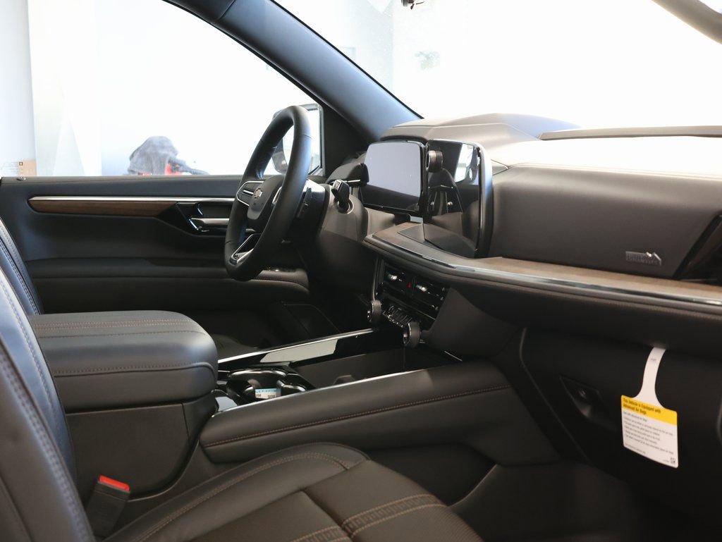 New 2025 Chevrolet Suburban High Country image 44