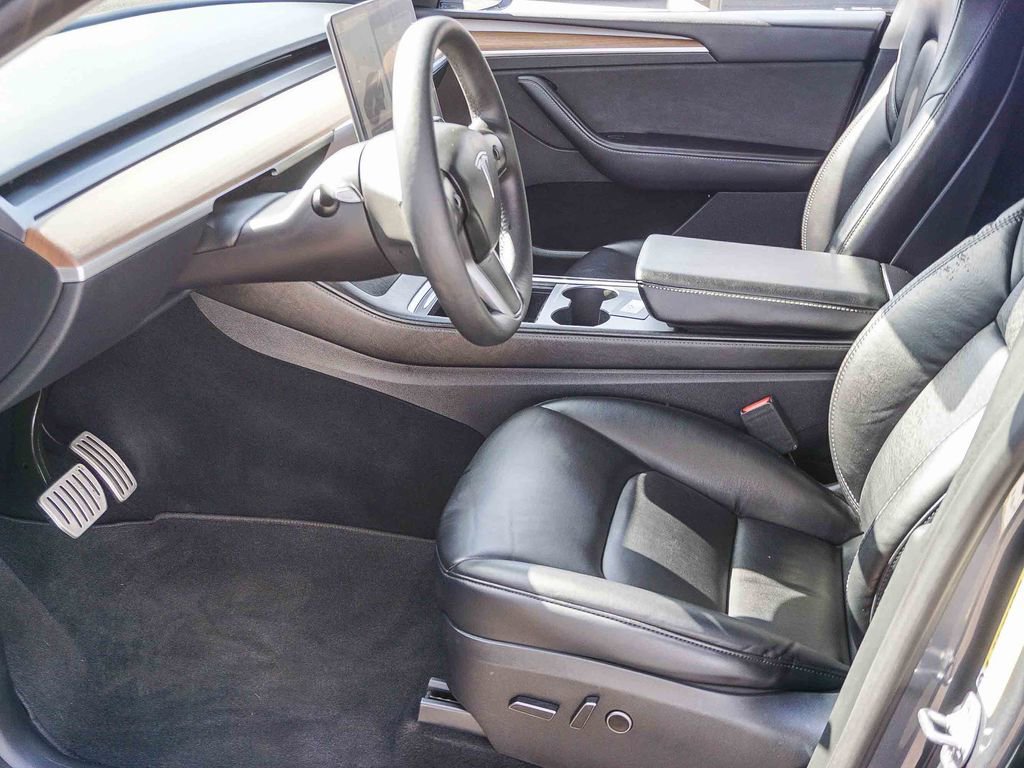 Used 2023 Tesla Model Y Performance AWD/4WD image 18