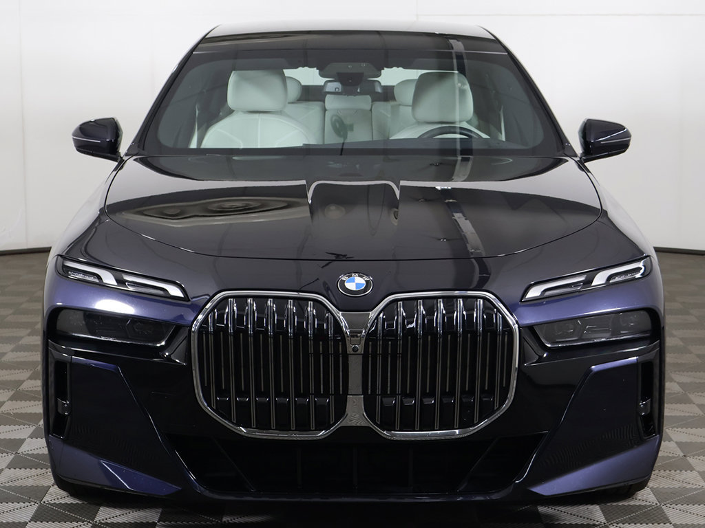 Used 2023 BMW 760i xDrive AWD/4WD image 14