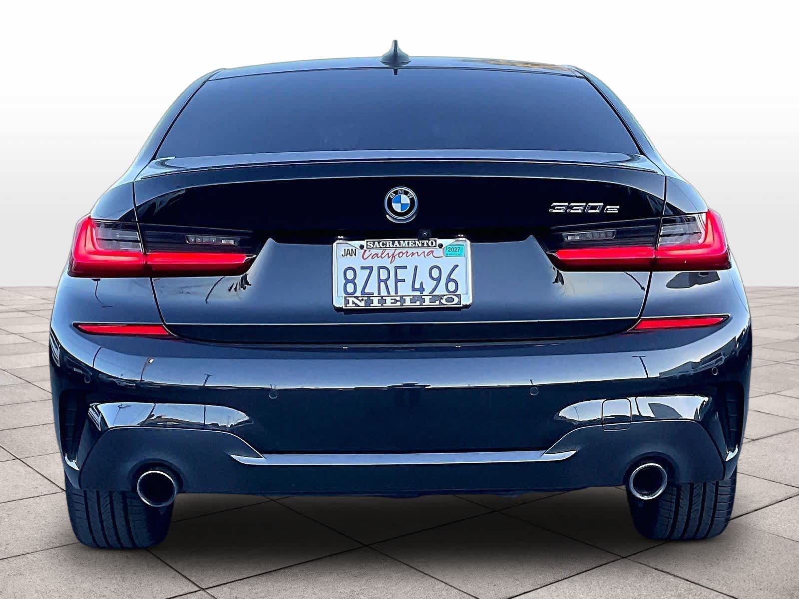 Used 2022 BMW 330e w/ M Sport Package RWD image 6