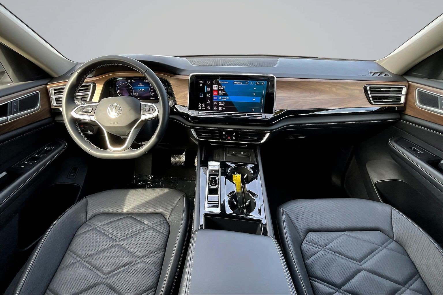 Used 2026 Volkswagen Atlas SE FWD image 6
