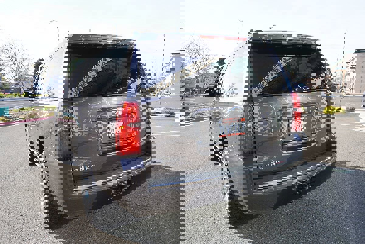 Used 2015 Chevrolet Suburban LTZ image 13