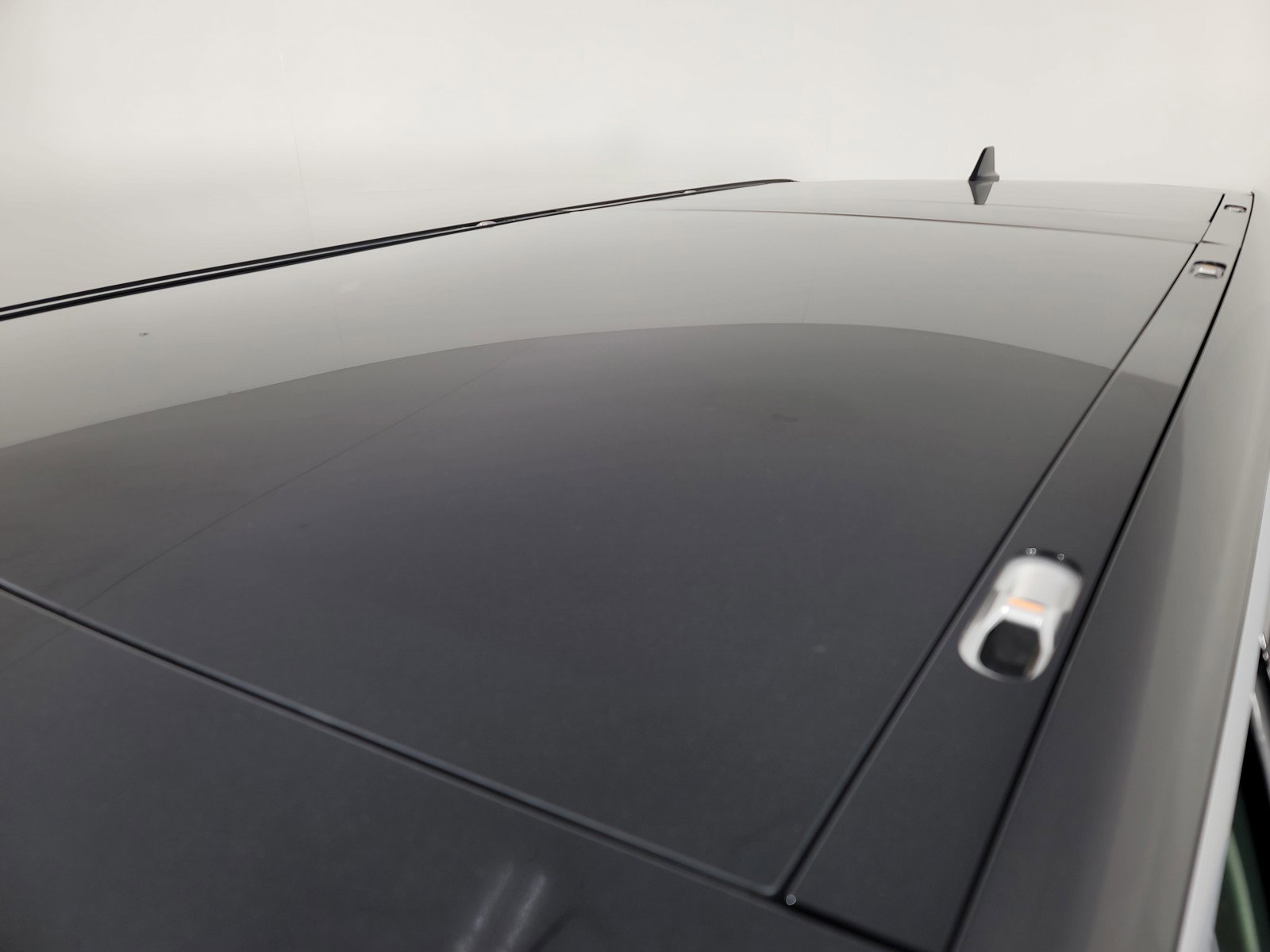 Used 2024 Rivian R1S Adventure AWD/4WD image 13
