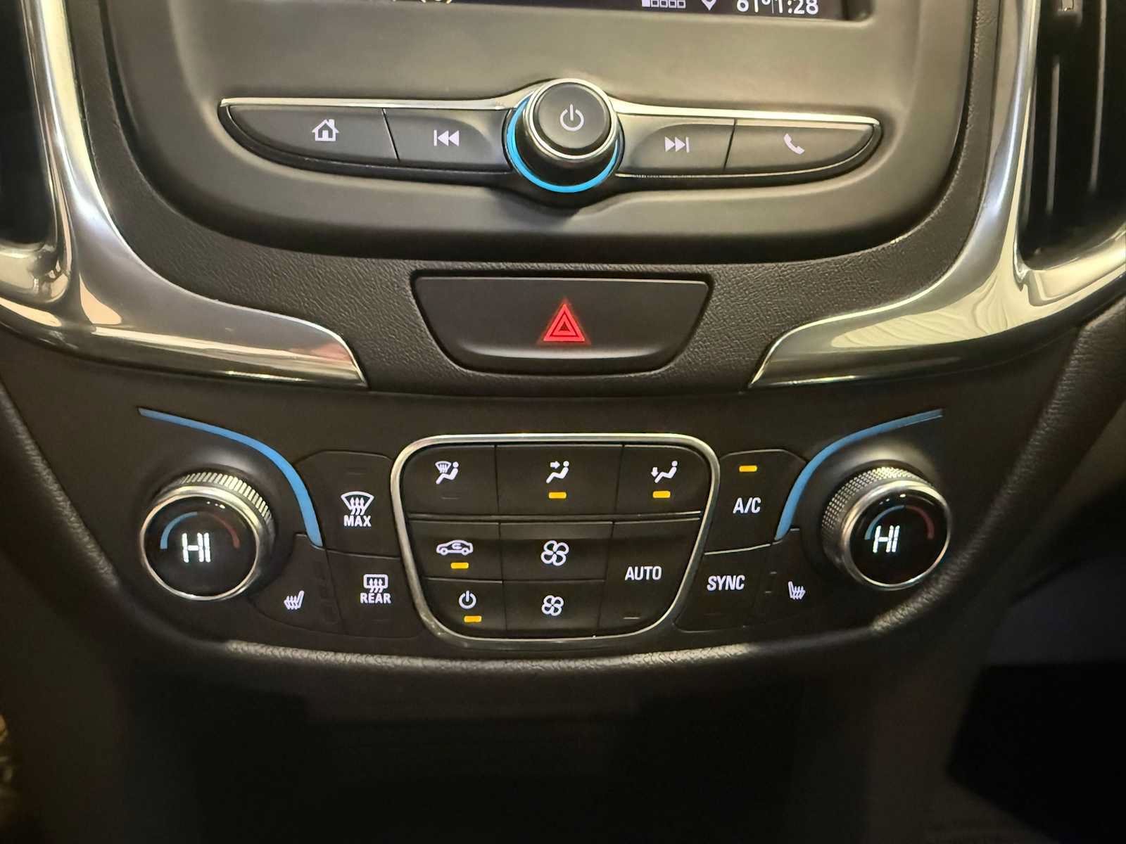 Used 2020 Chevrolet Equinox LT FWD image 33