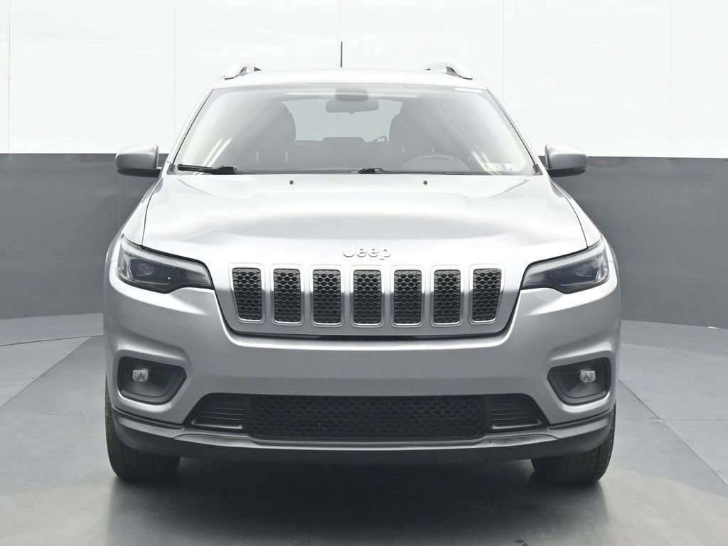 Used 2019 Jeep Cherokee Latitude Plus w/ Cold Weather Group AWD/4WD image 1