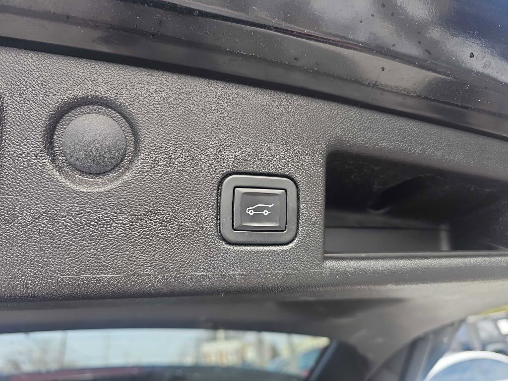 Used 2019 Chevrolet Equinox LT image 16