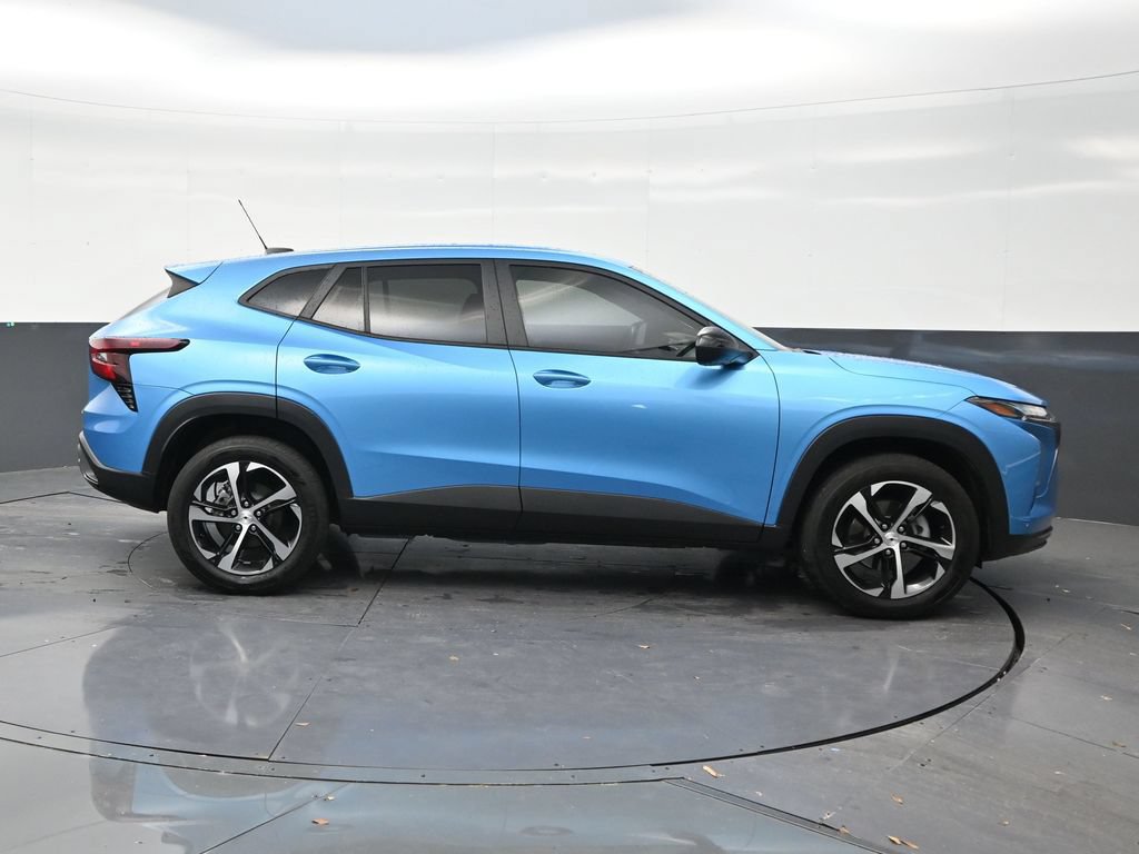 Used 2025 Chevrolet Trax RS FWD image 6