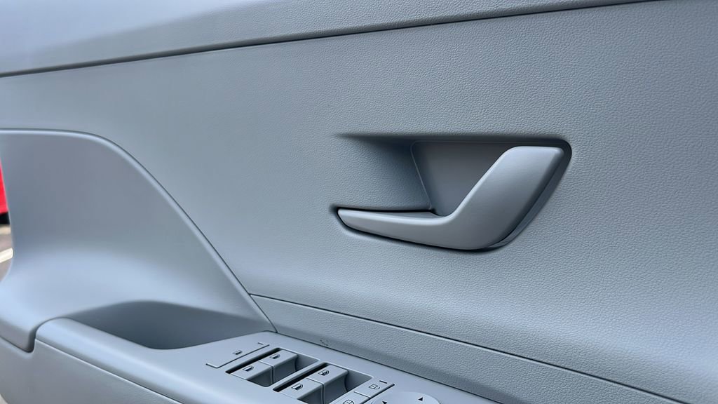 Used 2025 Hyundai Kona SEL image 13