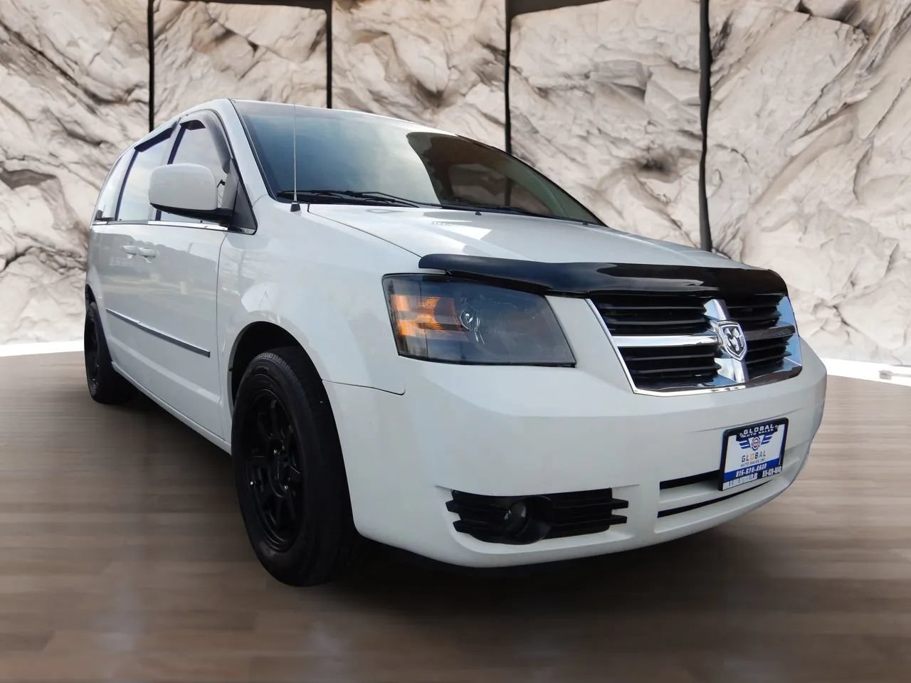 Used 2010 Dodge Grand Caravan SXT FWD image 5