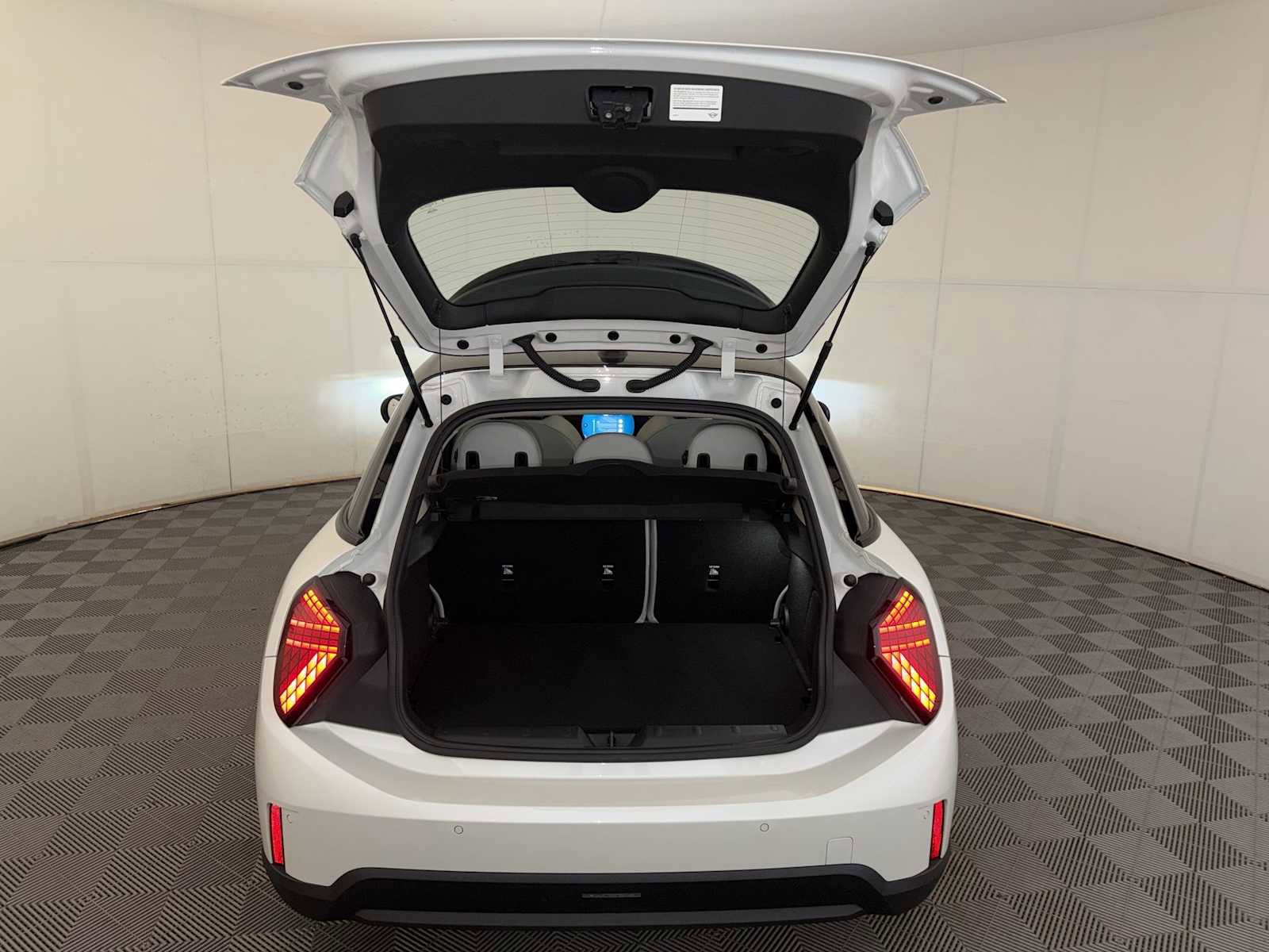 Certified 2025 MINI Cooper S image 22